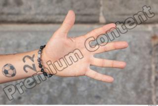 b0021 Young man hand reference 0003